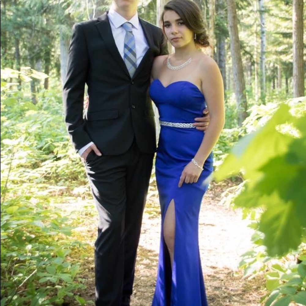Prom dress - Picture 2 of 2